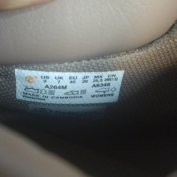 Timberland Women's Boots size 9 Beige in color - Picture 5 of 5